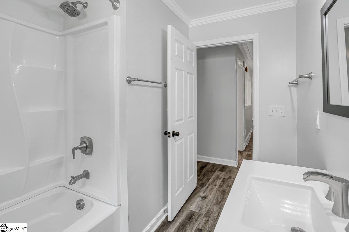 Greenville, South Carolina 29605, United States, 3 Bedrooms Bedrooms, ,1 BathroomBathrooms,Residential,Contingent,51052