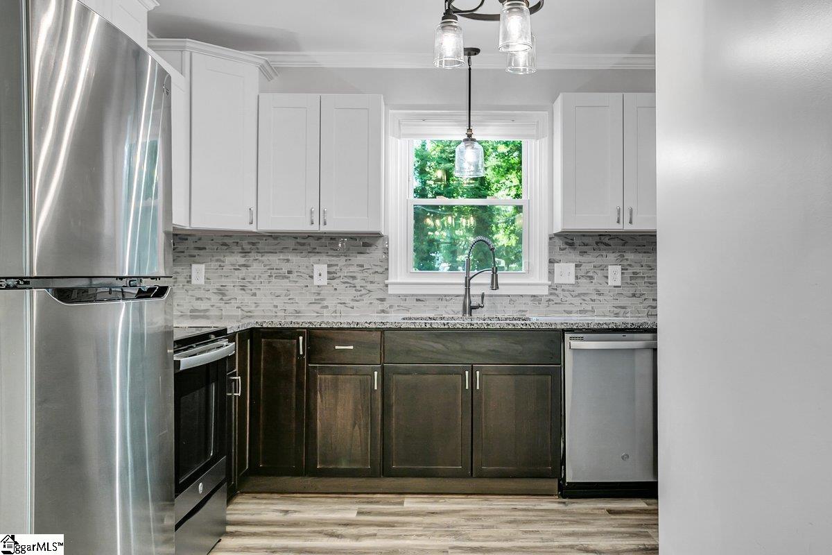 Greenville, South Carolina 29605, United States, 3 Bedrooms Bedrooms, ,1 BathroomBathrooms,Residential,Contingent,51052