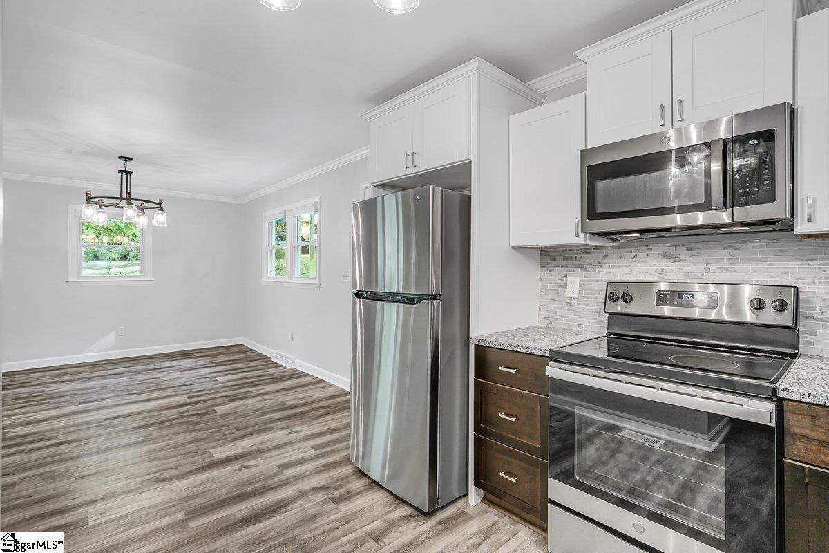 Greenville, South Carolina 29605, United States, 3 Bedrooms Bedrooms, ,1 BathroomBathrooms,Residential,Contingent,51052