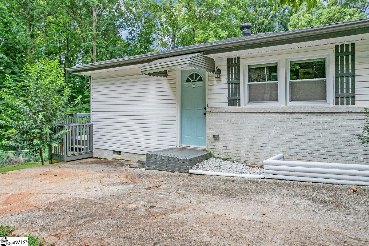 Greenville, South Carolina 29605, United States, 3 Bedrooms Bedrooms, ,1 BathroomBathrooms,Residential,Contingent,51052