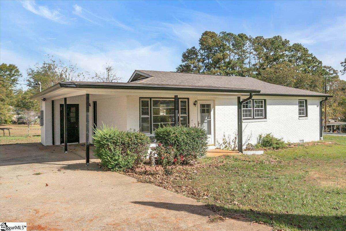 Greenville, South Carolina 29611, United States, 3 Bedrooms Bedrooms, ,1 BathroomBathrooms,Residential,Contingent,31123