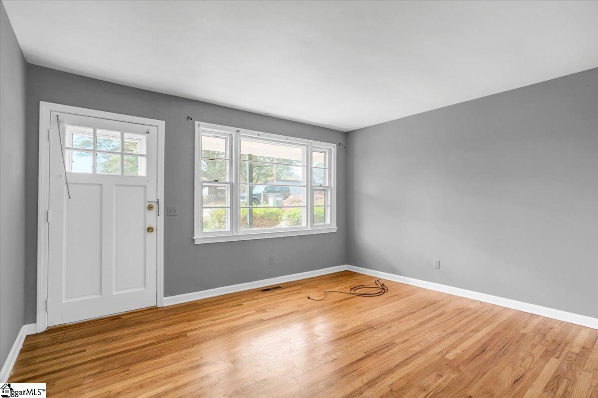 Greenville, South Carolina 29611, United States, 3 Bedrooms Bedrooms, ,1 BathroomBathrooms,Residential,Contingent,31123