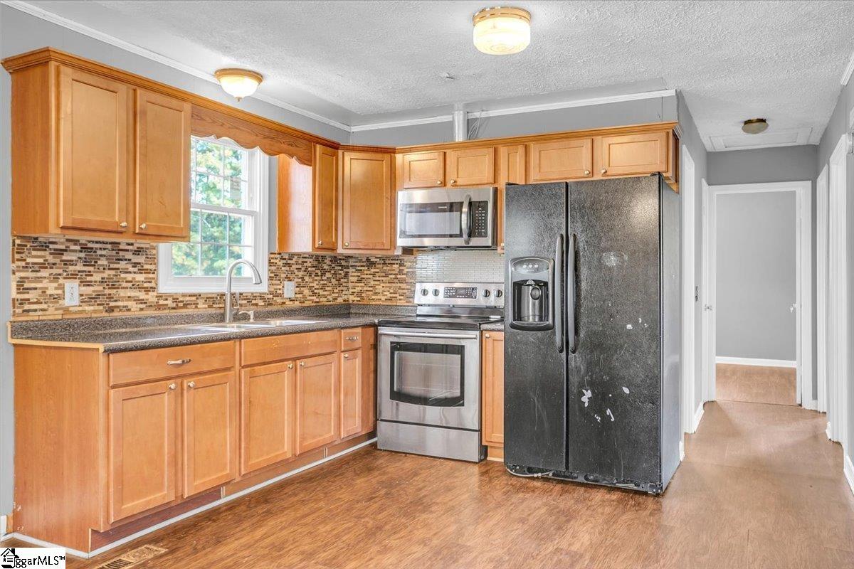 Greenville, South Carolina 29611, United States, 3 Bedrooms Bedrooms, ,1 BathroomBathrooms,Residential,Contingent,31123