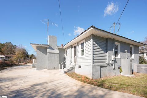 A home in Laurens