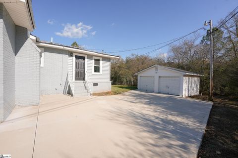 A home in Laurens