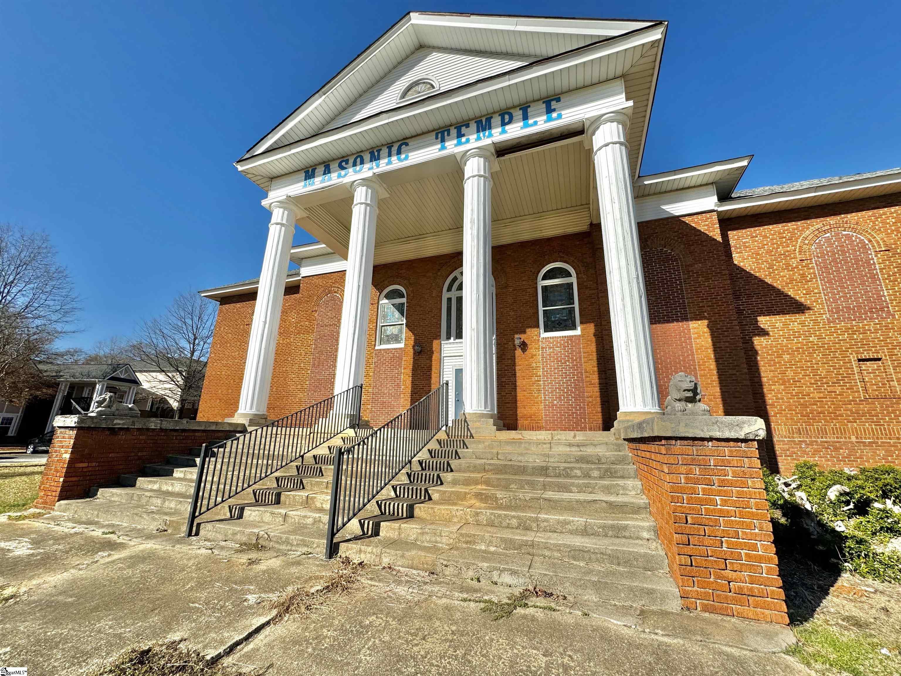 439 N East Main Street