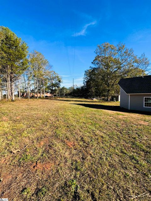 A home in Laurens