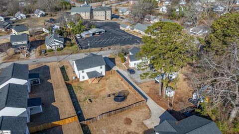 A home in Laurens