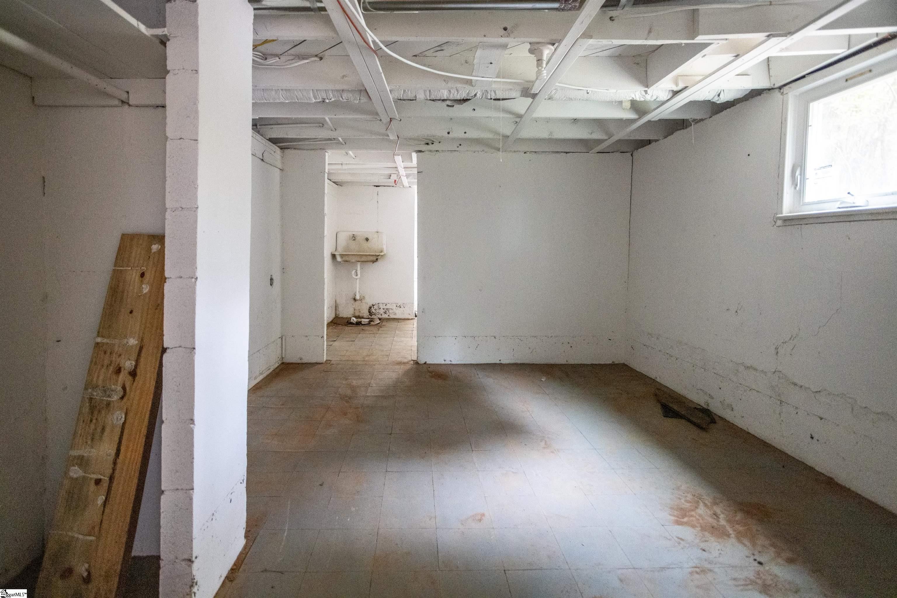 Greenville, South Carolina 29609, United States, 2 Bedrooms Bedrooms, ,2 BathroomsBathrooms,Residential,Contingent,21132