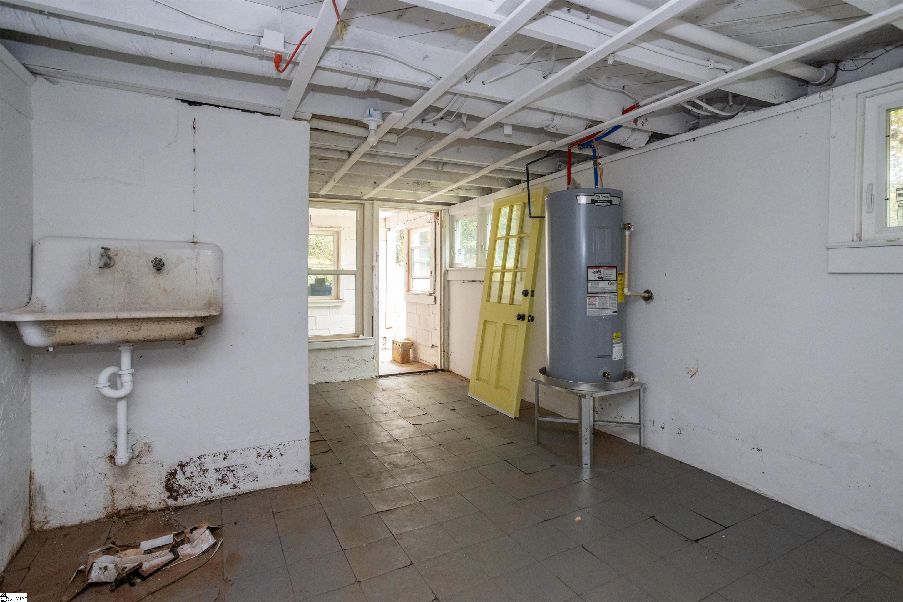 Greenville, South Carolina 29609, United States, 2 Bedrooms Bedrooms, ,2 BathroomsBathrooms,Residential,Contingent,21132