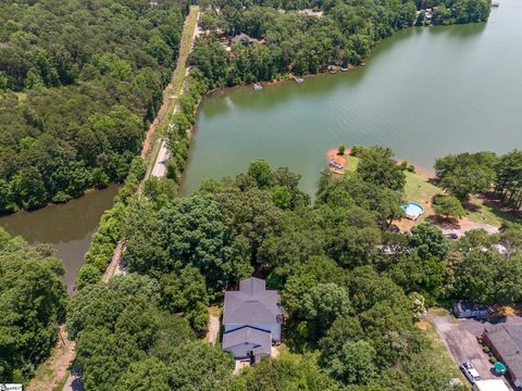 A home in Chesnee