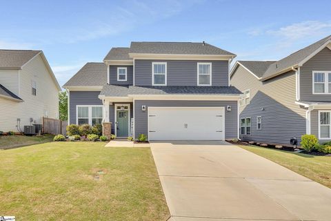 Single Family Residence in Greer SC 217 Foxbank Circle.jpg