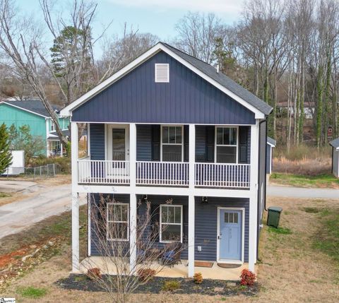 A home in Easley