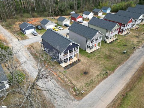 A home in Easley