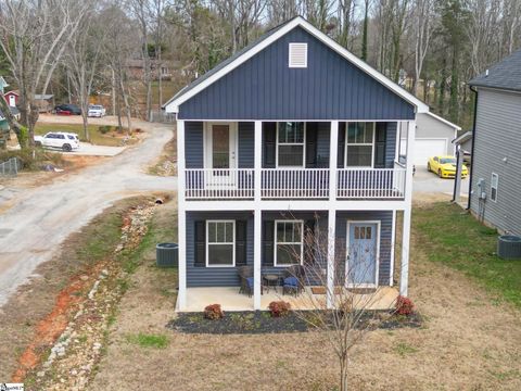 A home in Easley