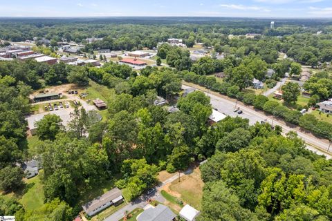 Single Family Residence in Belton SC 111 Lincoln Street 29.jpg