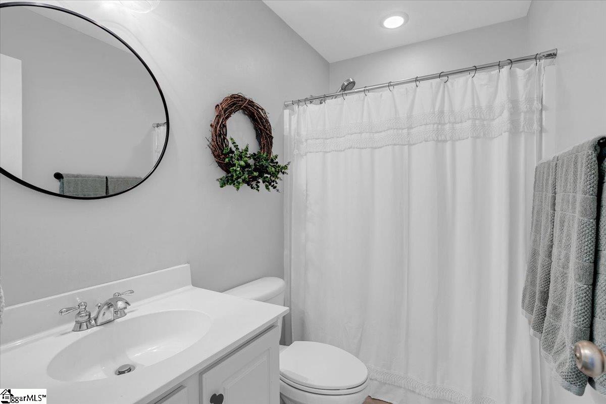 Greer, South Carolina 29650, United States, 3 Bedrooms Bedrooms, ,3 BathroomsBathrooms,Residential,Contingent,29567