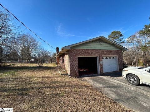 A home in Laurens