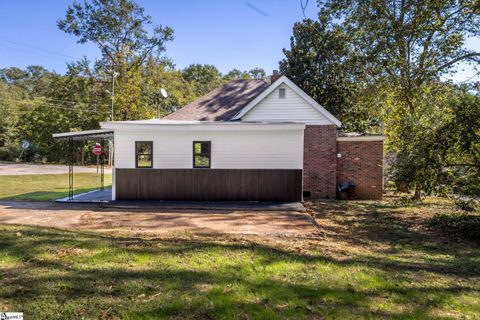 A home in Laurens