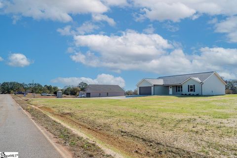 A home in Laurens