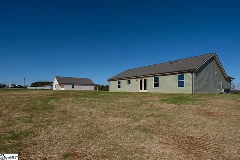 A home in Laurens