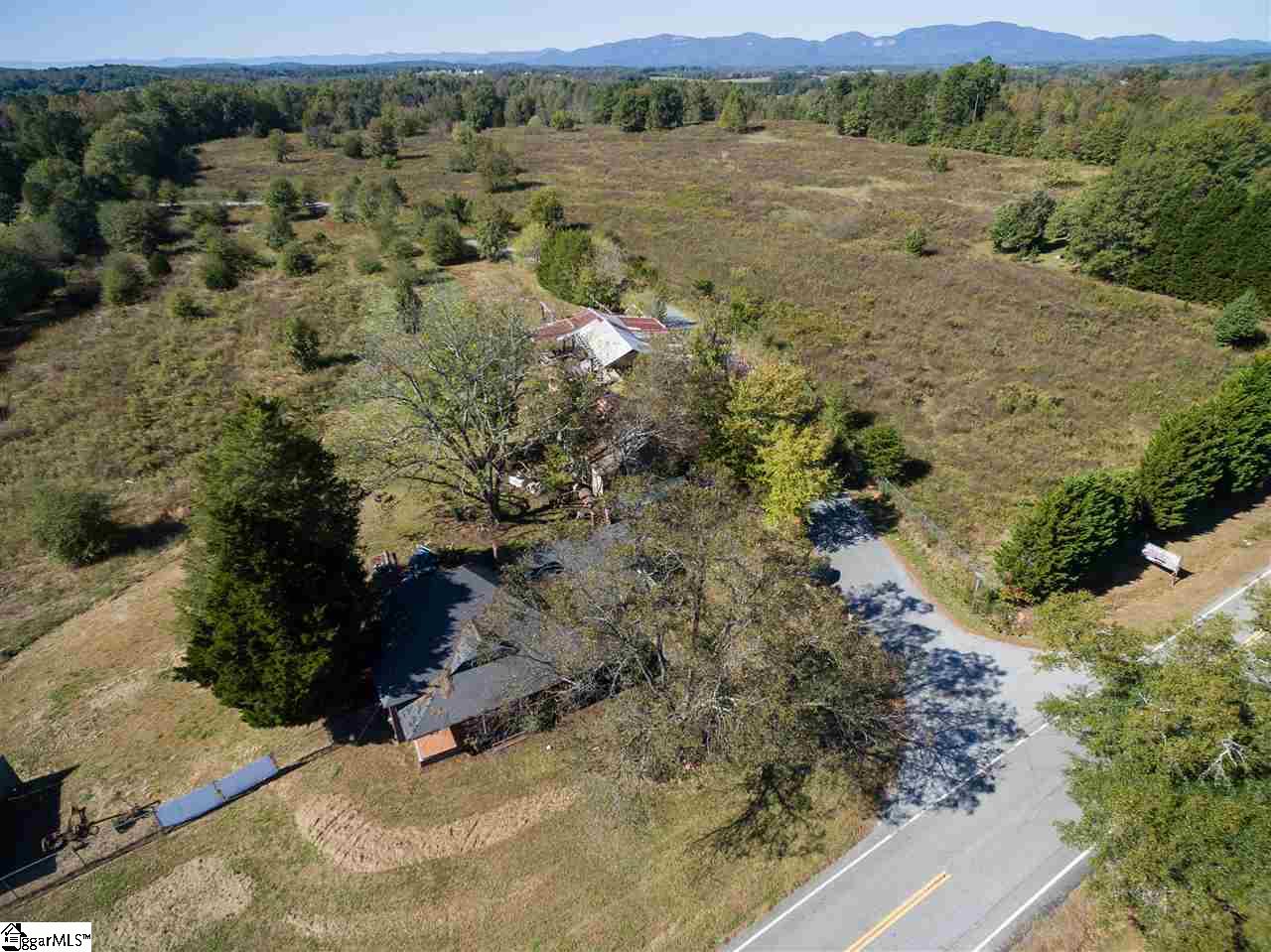 Photo 1 of 34 — 2904 Mount Lebanon Road, Campobello, SC 29322