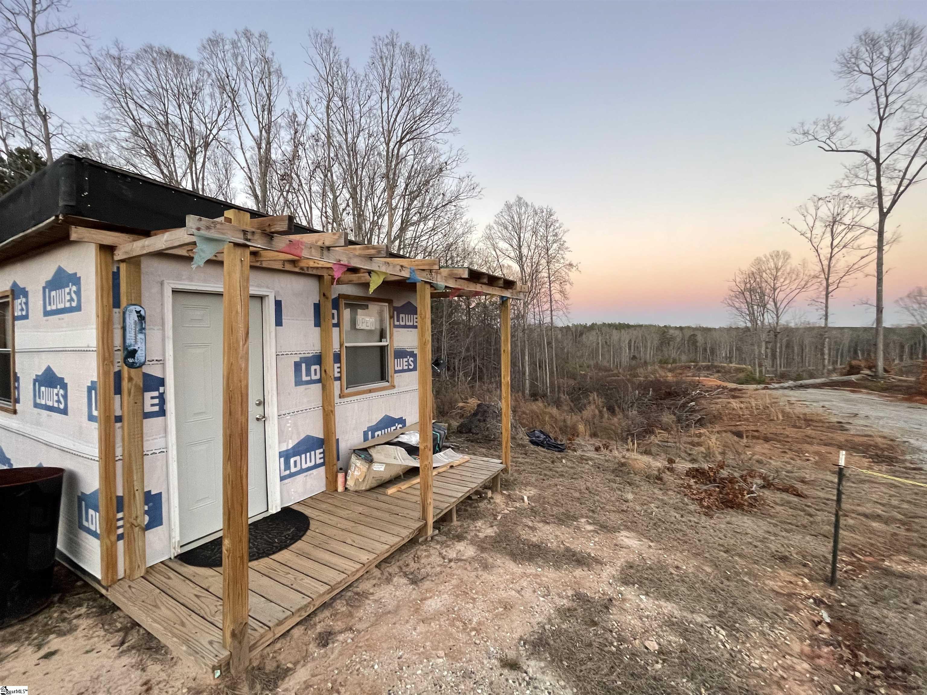 Laurens, South Carolina 29325, United States, 4 Bedrooms Bedrooms, ,2 BathroomsBathrooms,Residential,Contingent,9691