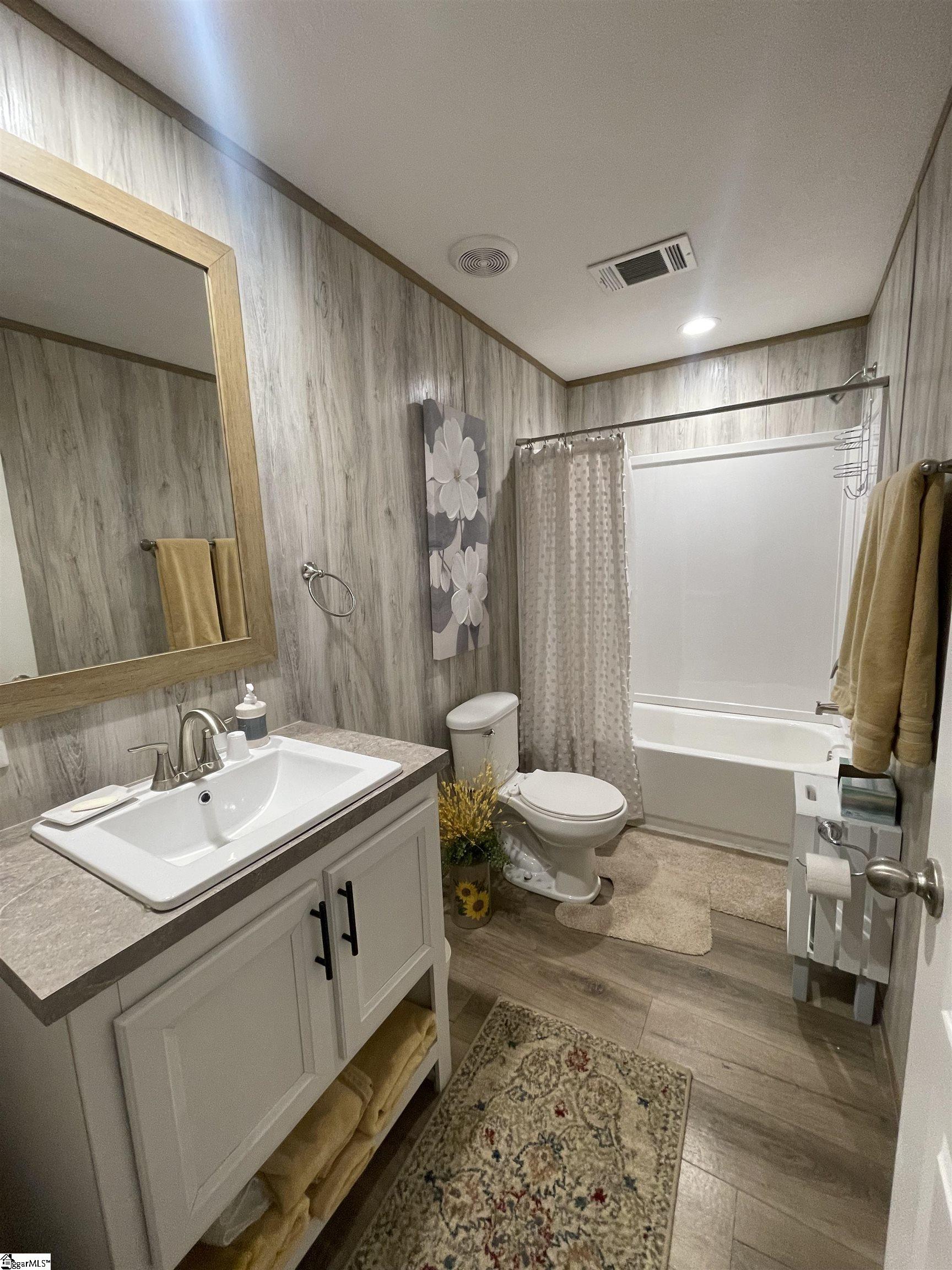 Laurens, South Carolina 29325, United States, 4 Bedrooms Bedrooms, ,2 BathroomsBathrooms,Residential,Contingent,9691