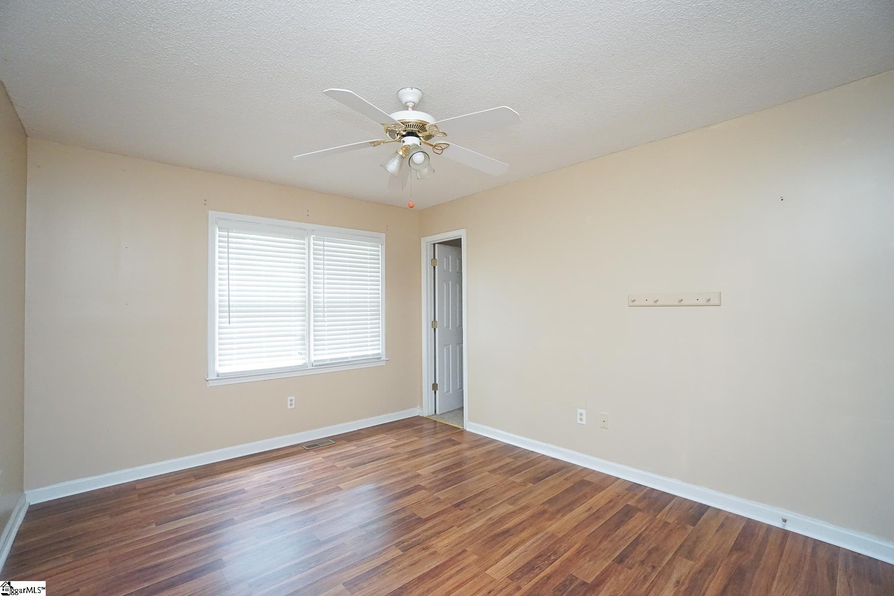 Easley, South Carolina 29642, United States, 4 Bedrooms Bedrooms, ,2 BathroomsBathrooms,Residential,Contingent,43902