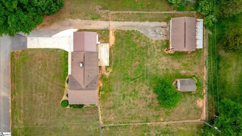 Single Family Residence in Pelzer SC 104 Country Glen Lane 18.jpg