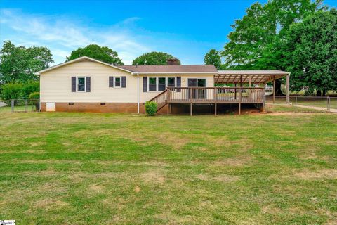 Single Family Residence in Pelzer SC 104 Country Glen Lane 21.jpg