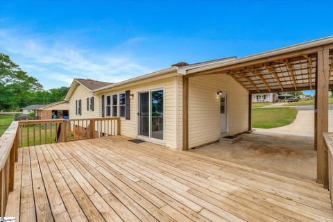 Single Family Residence in Pelzer SC 104 Country Glen Lane 23.jpg