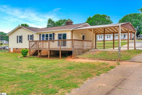 Single Family Residence in Pelzer SC 104 Country Glen Lane 26.jpg