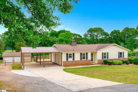 Single Family Residence in Pelzer SC 104 Country Glen Lane 25.jpg