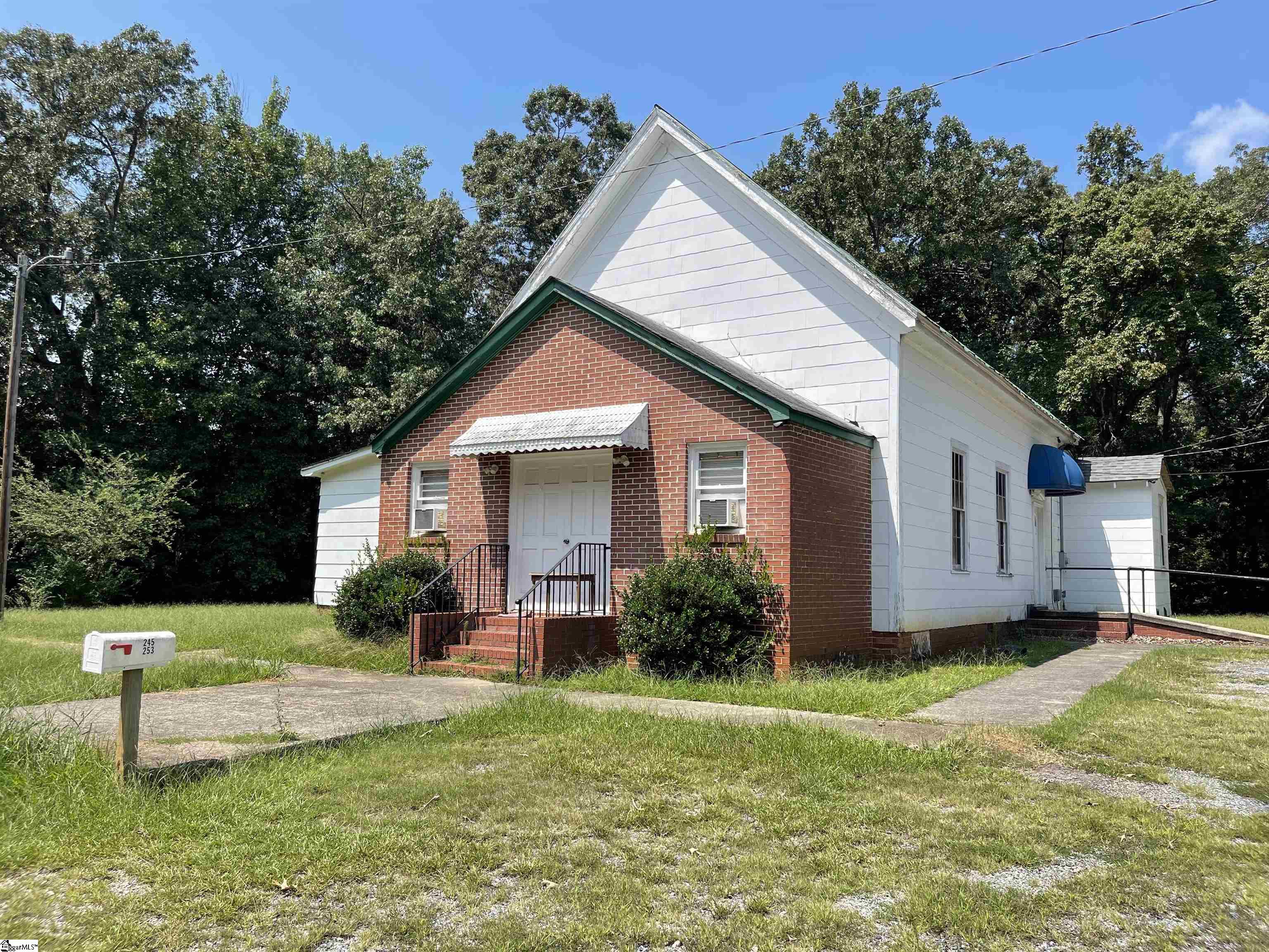 View Clinton, SC 29325 house