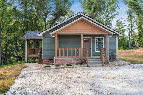 A home in Easley