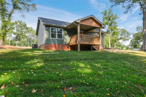 A home in Easley