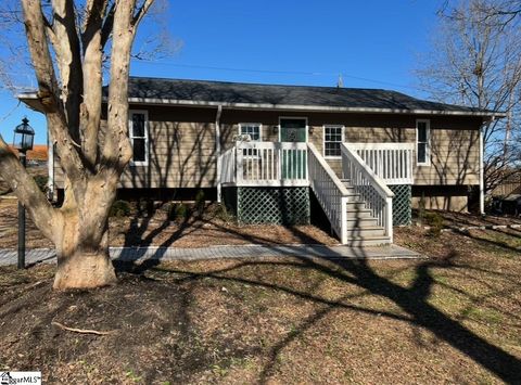 A home in Easley