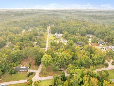 A home in Laurens