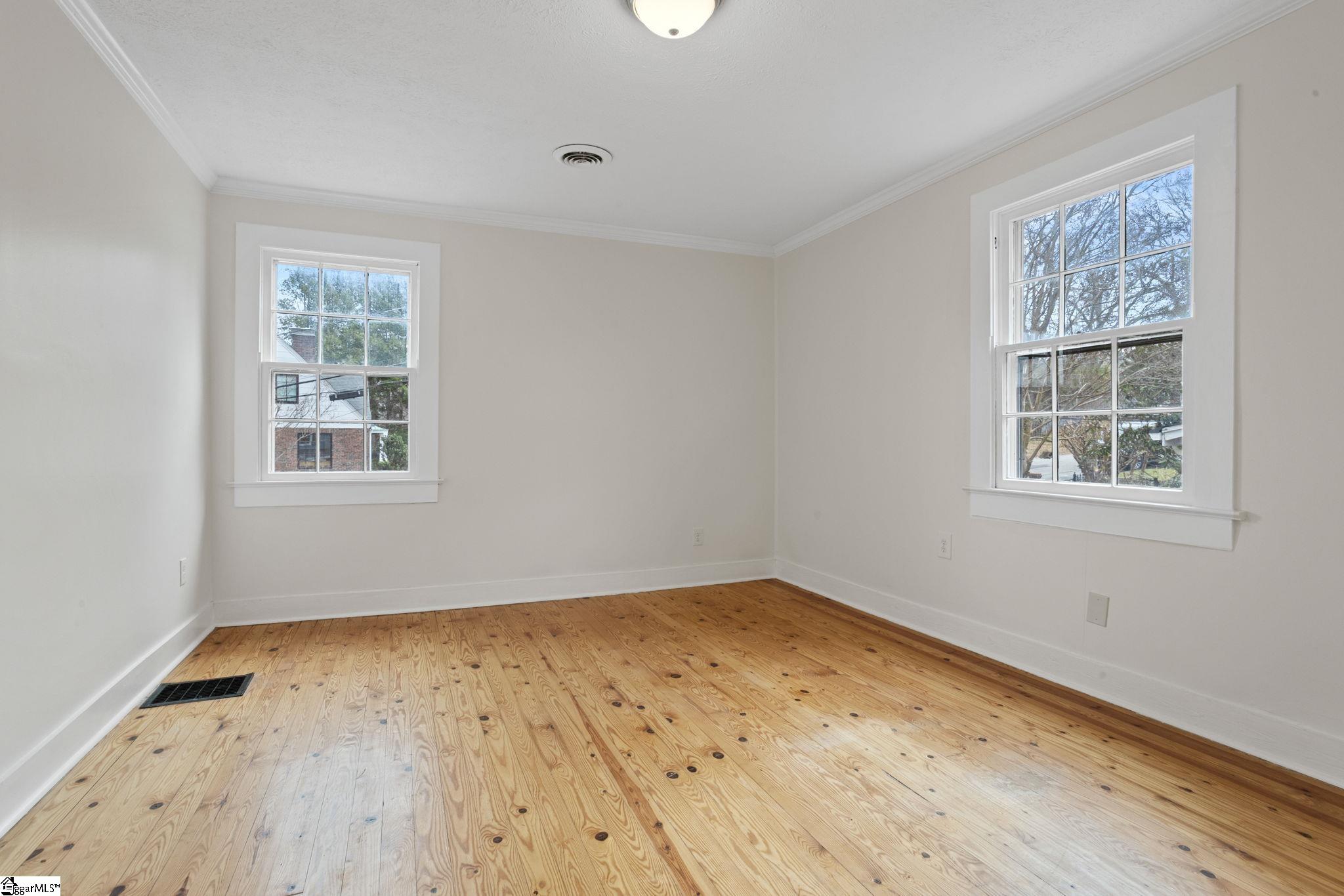 Greenville, South Carolina 29609, United States, 3 Bedrooms Bedrooms, ,2 BathroomsBathrooms,Residential,Contingent,7918