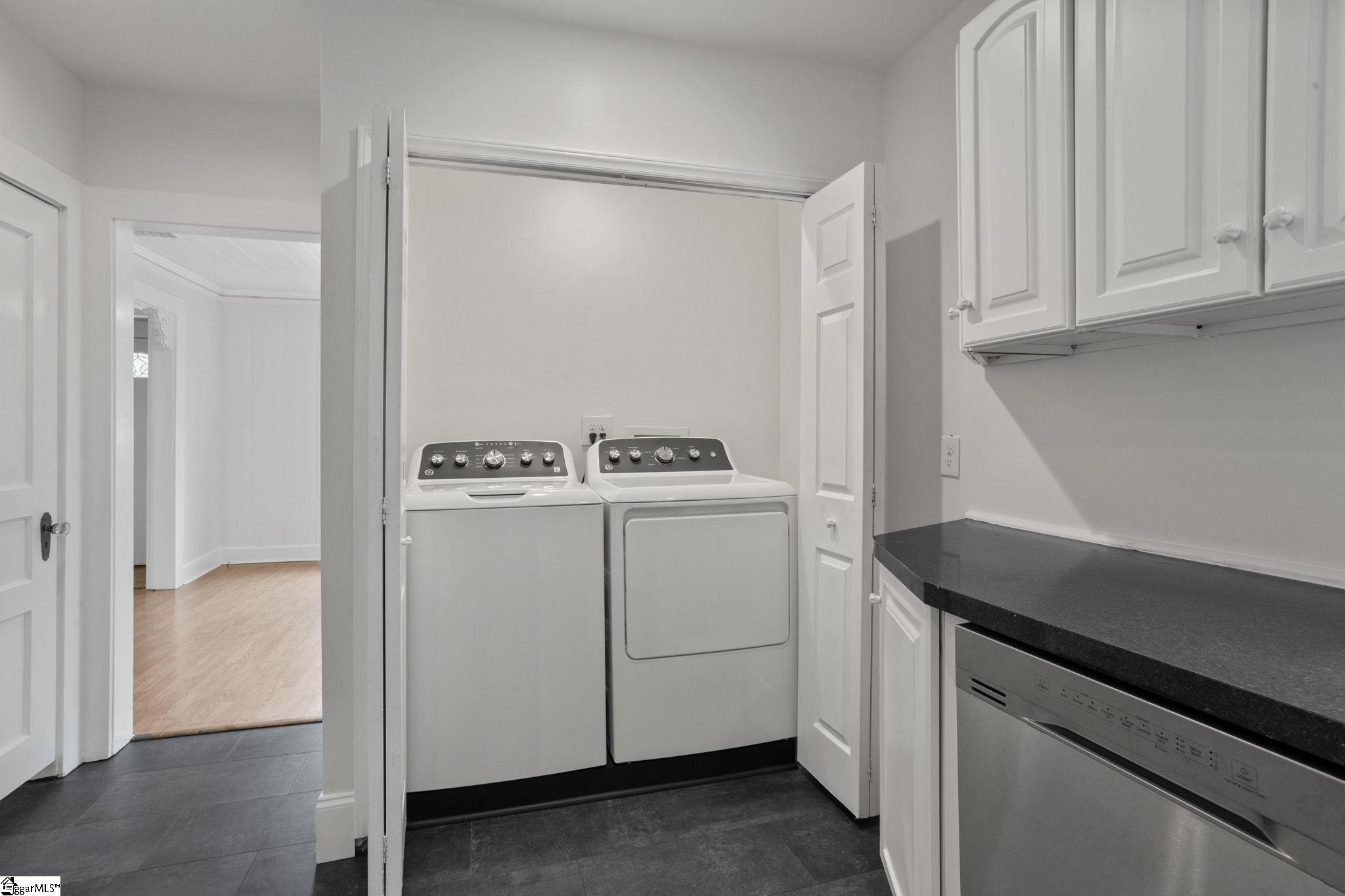 Greenville, South Carolina 29609, United States, 3 Bedrooms Bedrooms, ,2 BathroomsBathrooms,Residential,Contingent,7918