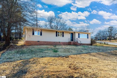 A home in Easley