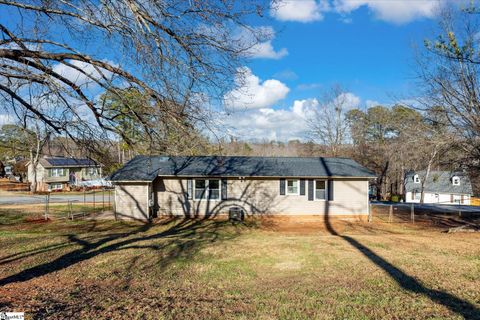 A home in Easley