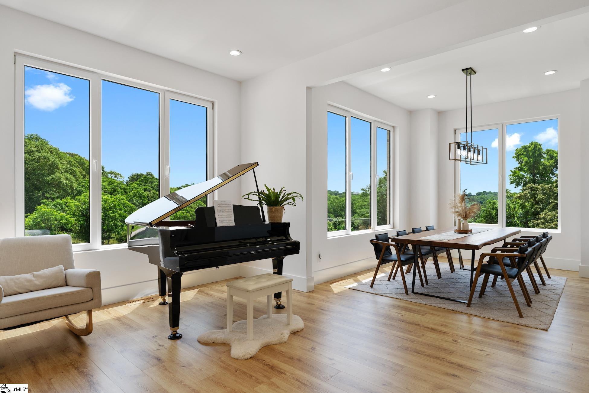 1004 Fallon Lane