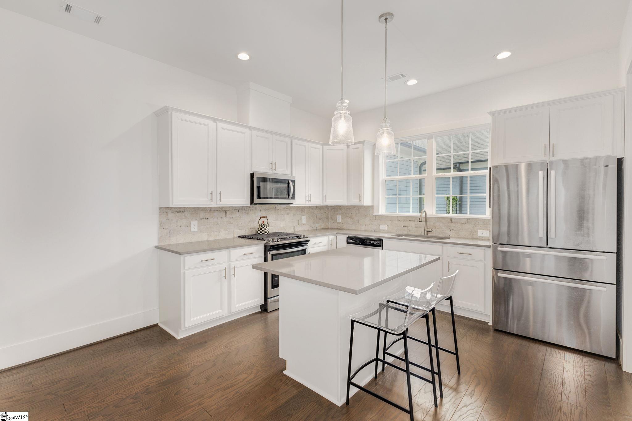 Clemson, South Carolina 29631, United States, 2 Bedrooms Bedrooms, ,3 BathroomsBathrooms,Residential,Contingent,60775