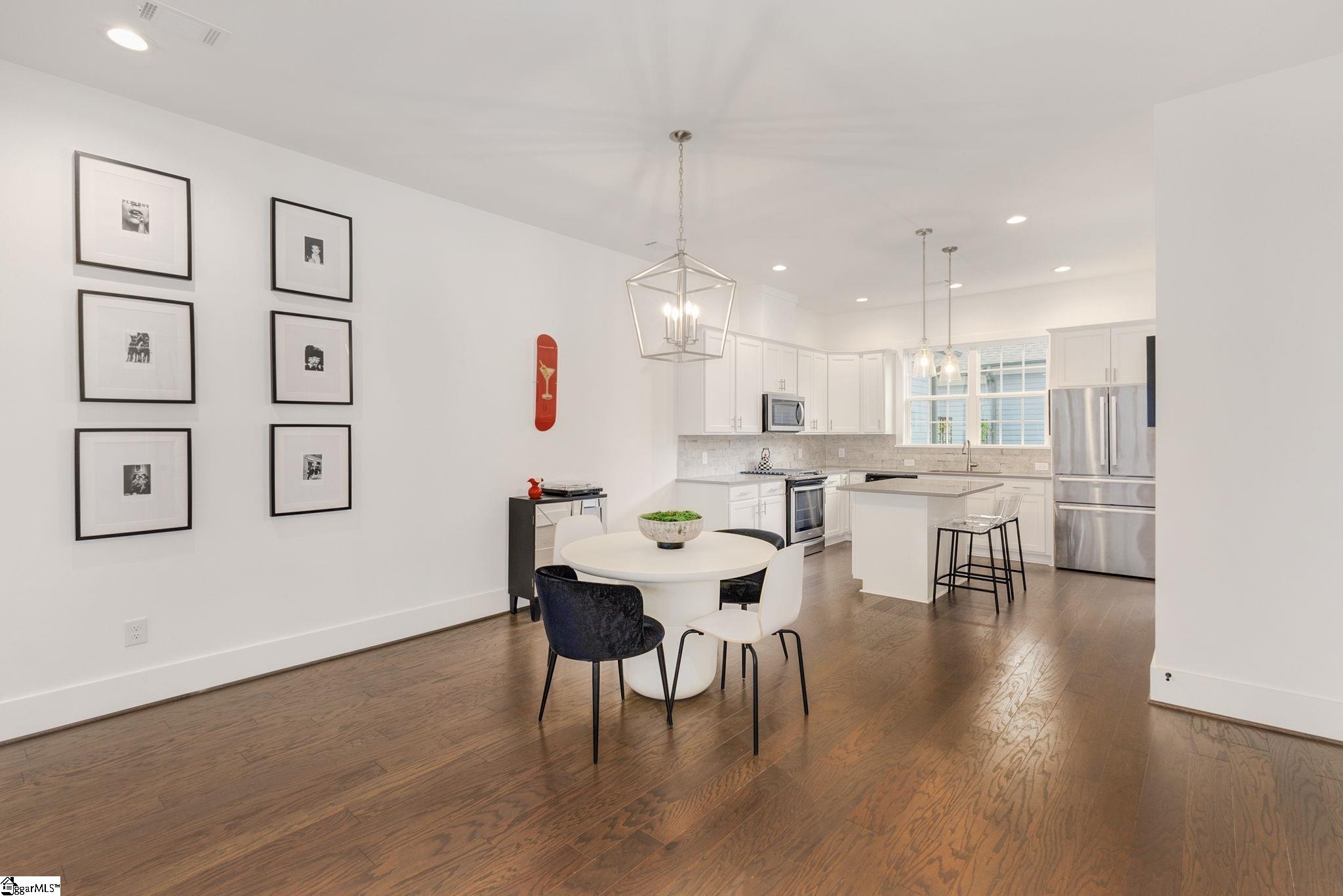 Clemson, South Carolina 29631, United States, 2 Bedrooms Bedrooms, ,3 BathroomsBathrooms,Residential,Contingent,60775