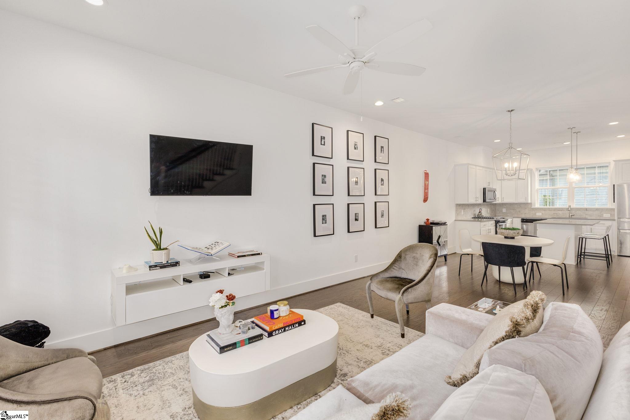 Clemson, South Carolina 29631, United States, 2 Bedrooms Bedrooms, ,3 BathroomsBathrooms,Residential,Contingent,60775