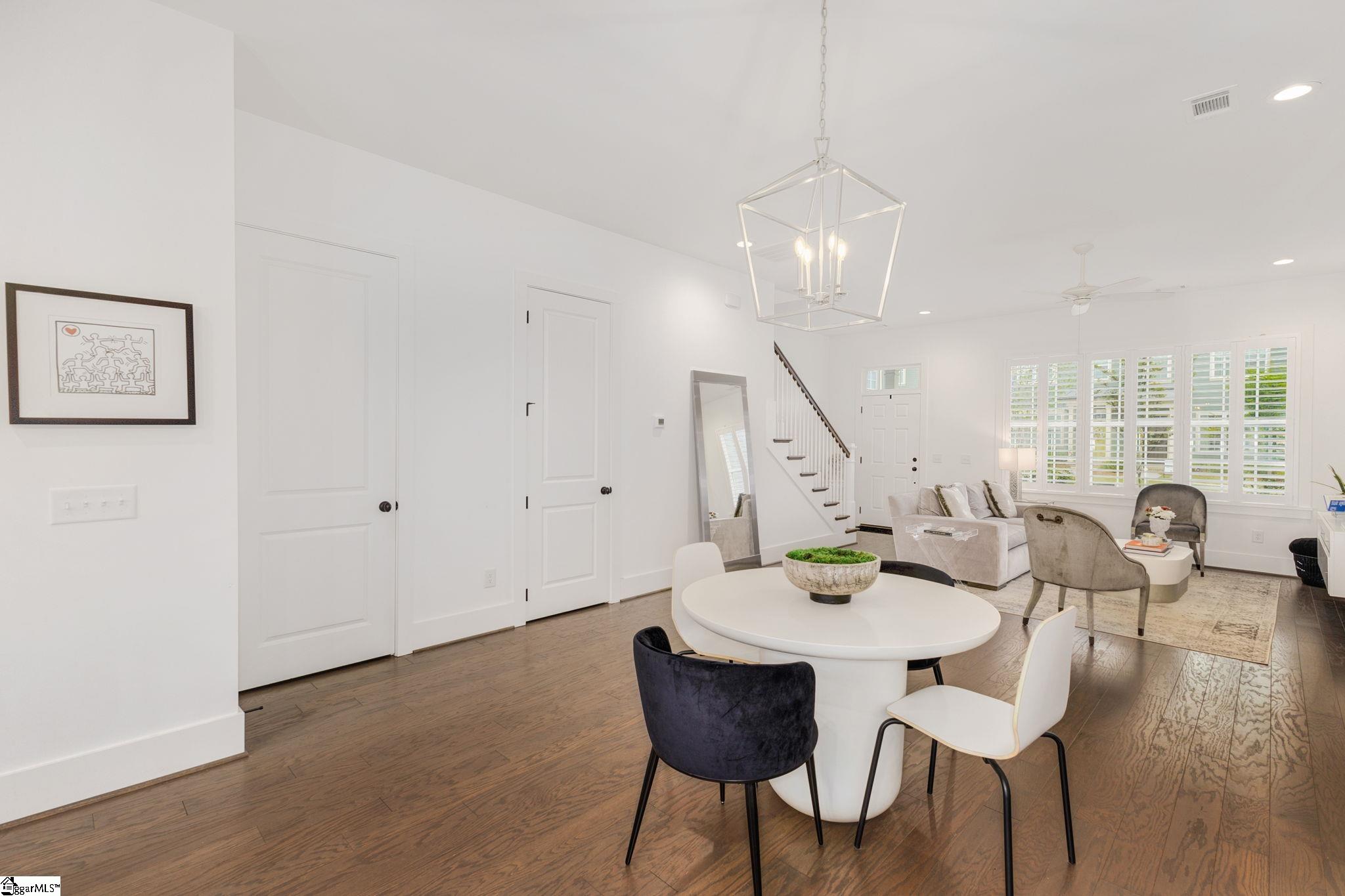 Clemson, South Carolina 29631, United States, 2 Bedrooms Bedrooms, ,3 BathroomsBathrooms,Residential,Contingent,60775