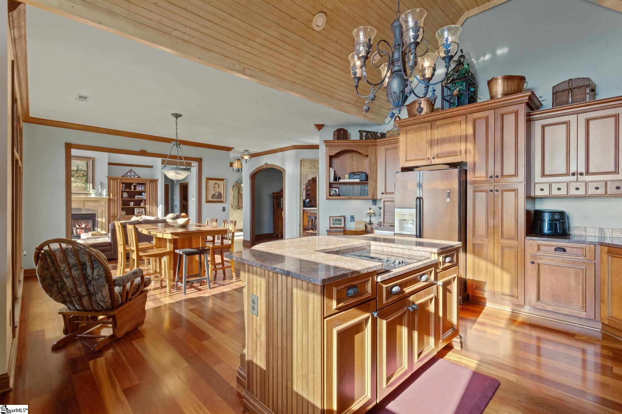 Greenville, South Carolina 29609, United States, 3 Bedrooms Bedrooms, ,4 BathroomsBathrooms,Residential,Contingent,20386