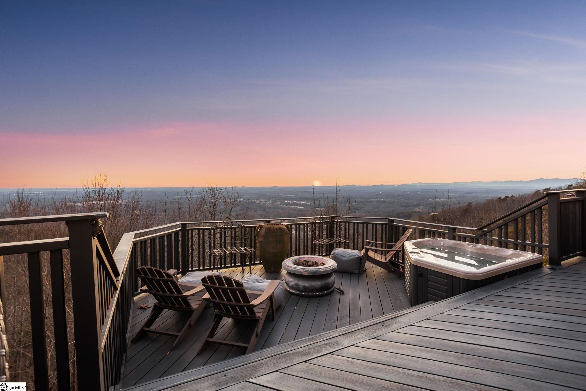 Greenville, South Carolina 29609, United States, 3 Bedrooms Bedrooms, ,4 BathroomsBathrooms,Residential,Contingent,20386